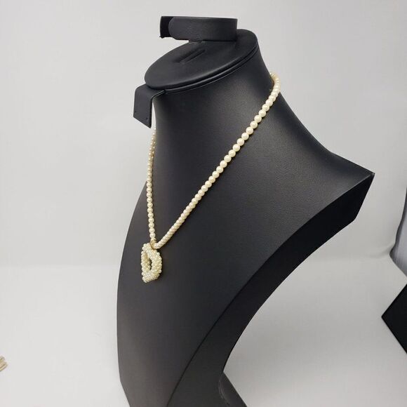 Vintage Signed Avon Faux Pearl Strand 3D Puffy Heart Pendant Princess Necklace - Picture 9 of 11